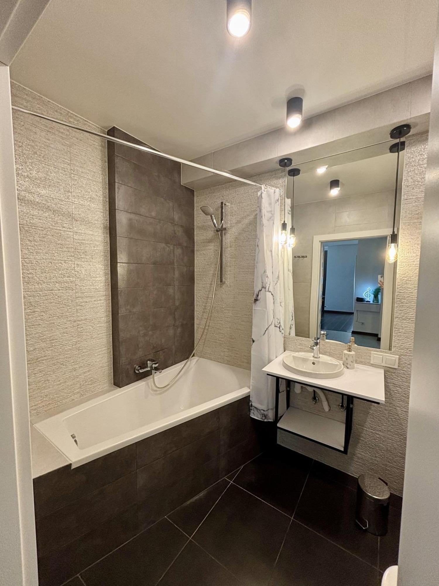 Apartament Nowoczesny Pomorska Park, Swietny Dojazd, Blisko Centrum, Ul, Ckd Umed, Lumumbowo *